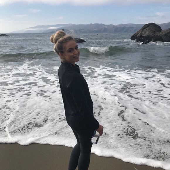 Meet your Posher, Carrie - Picture 3 of 3